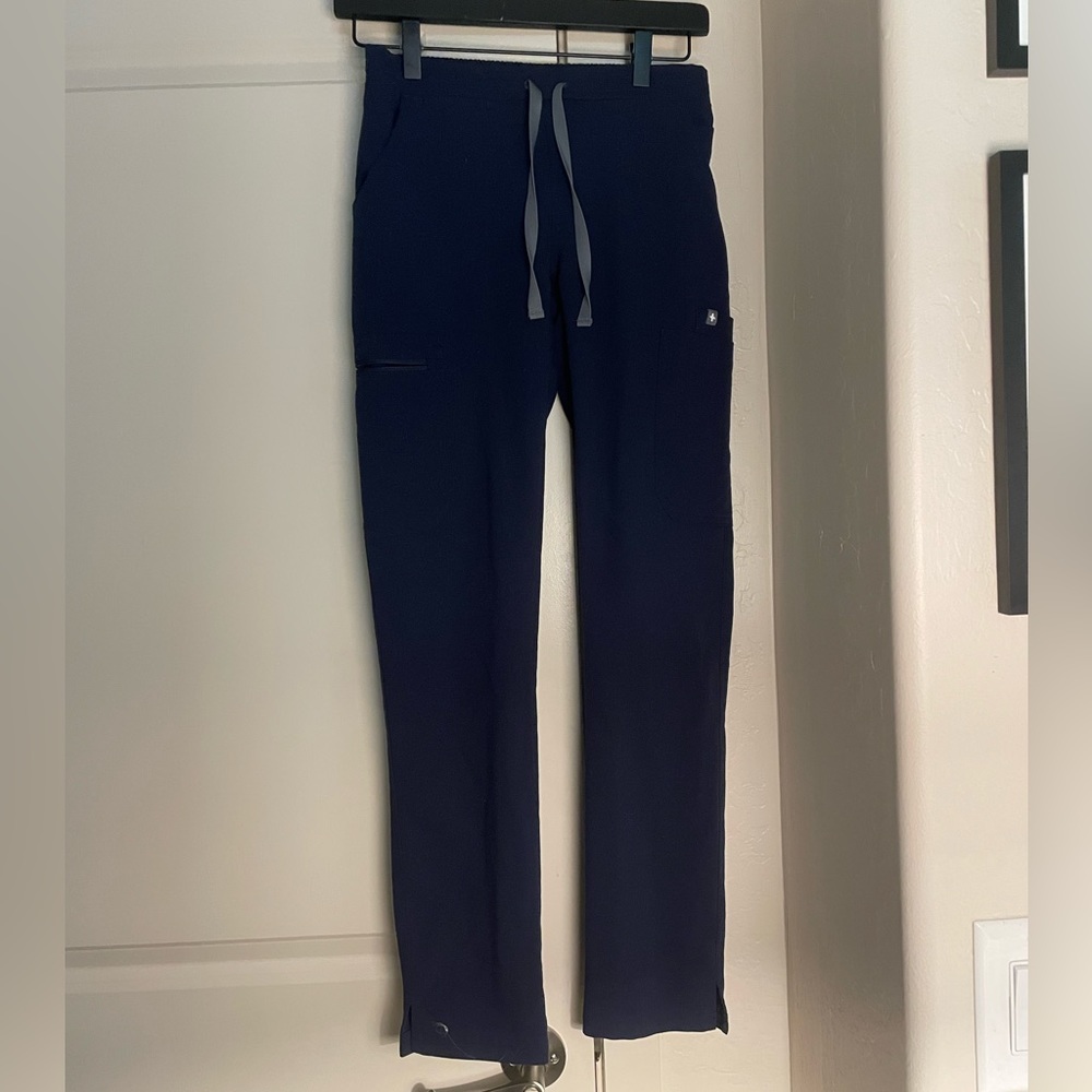 Figs Yola Skinny Scrub Pants - color: navy, size: XXS - Picture 2 of 3